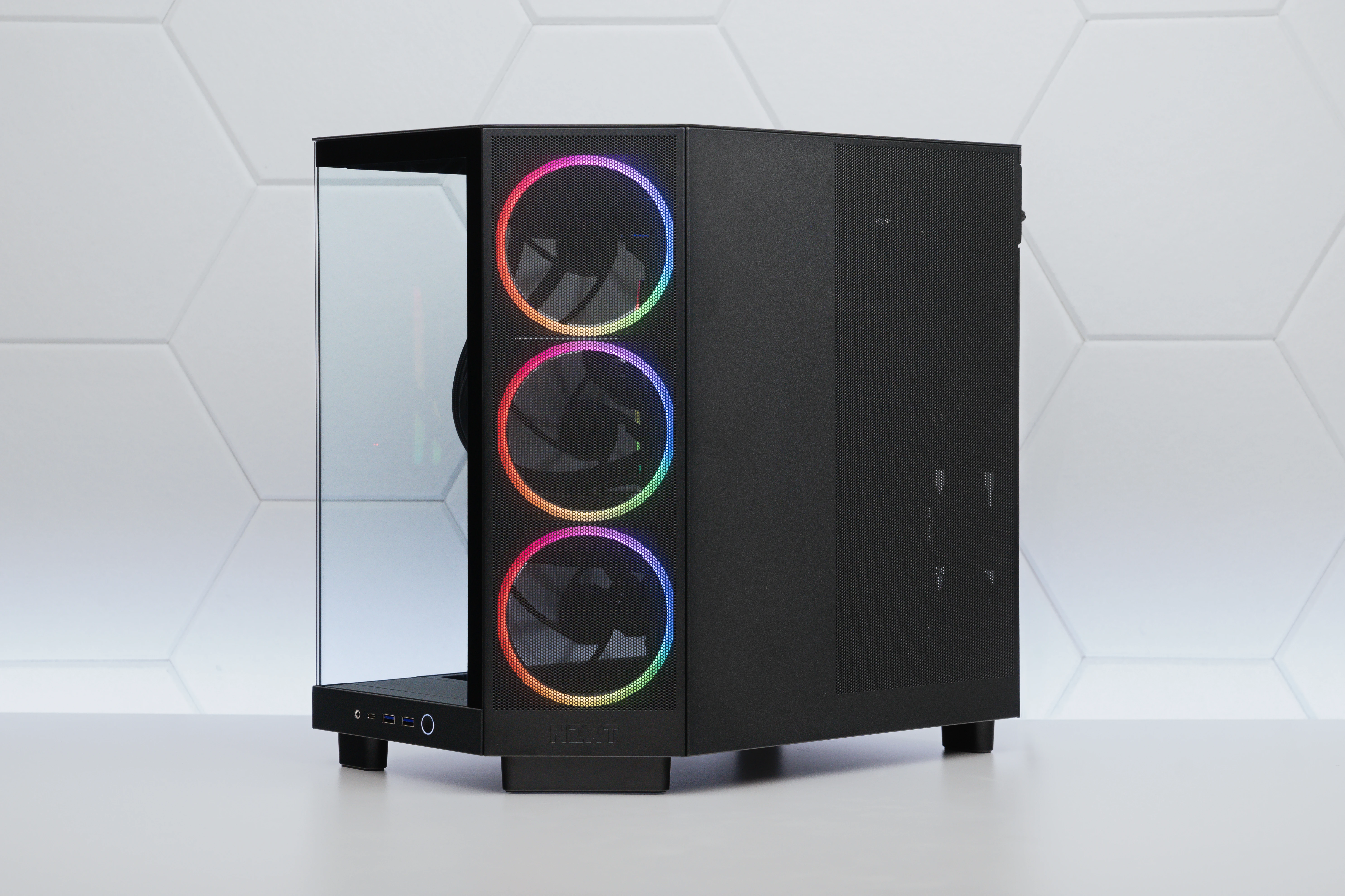 NZXT H6 7600X RTX 5070 BLACKOUT