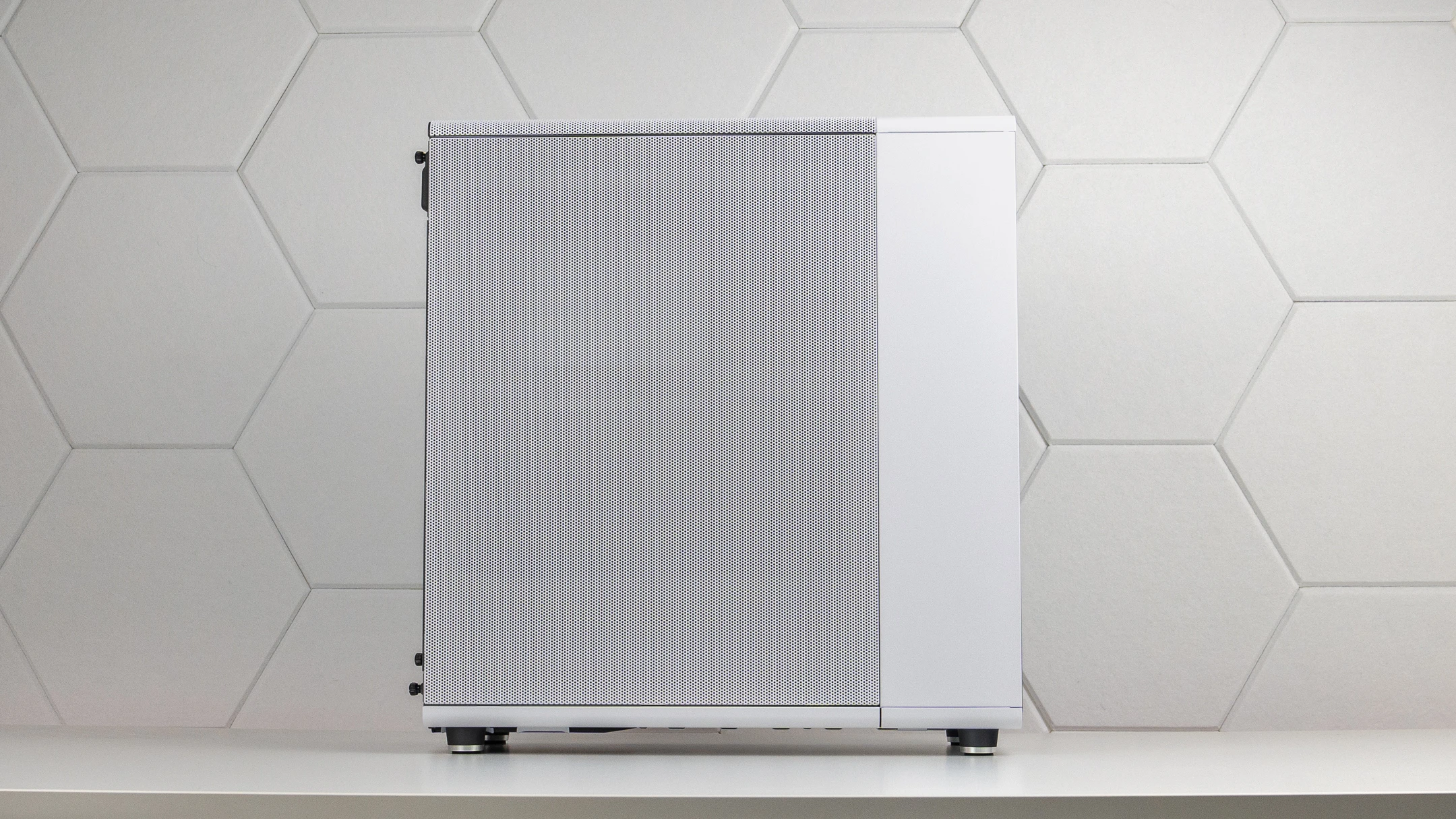 Fractal Design North Mesh Chalk White