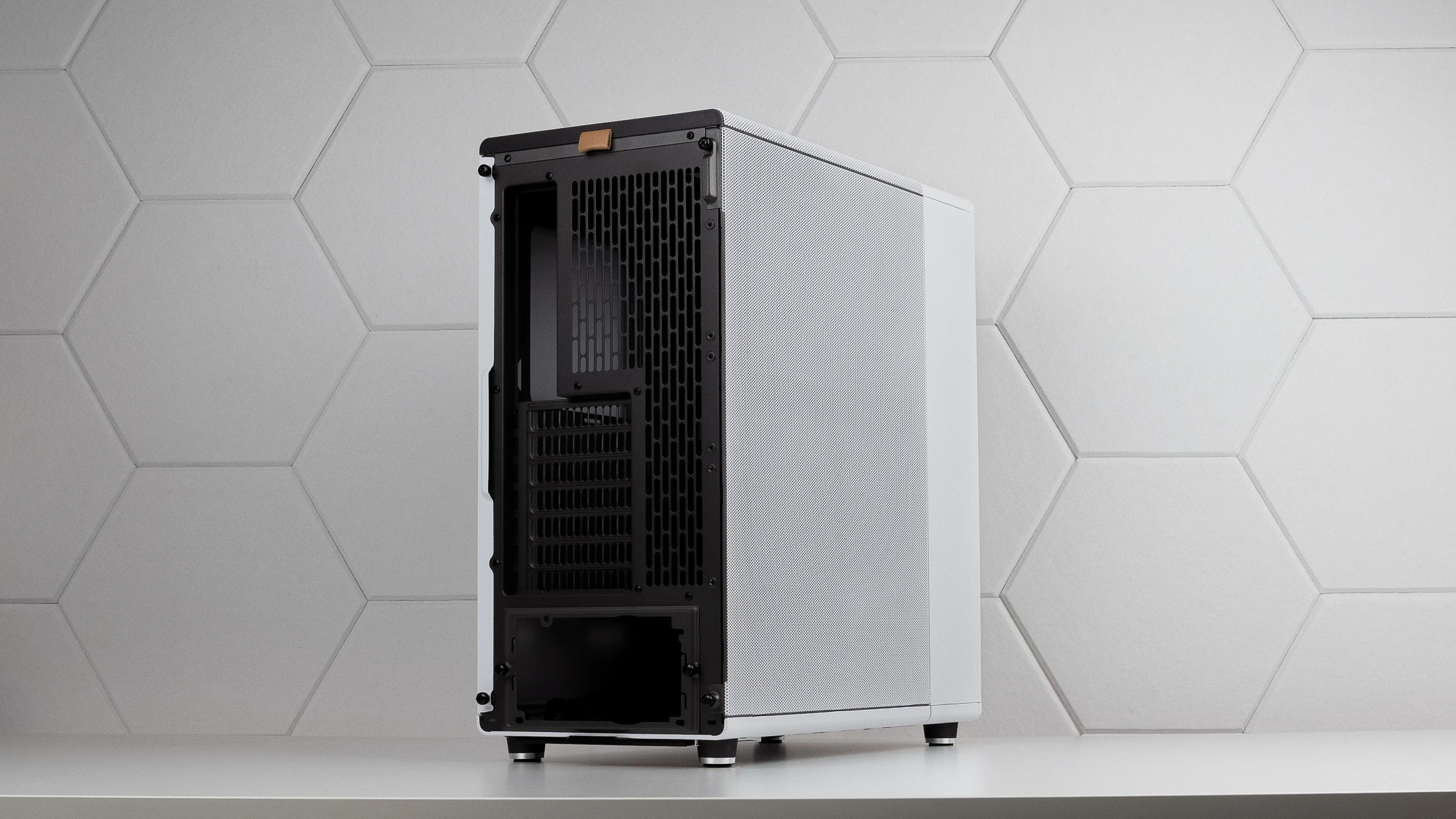 Fractal Design North Mesh Chalk White