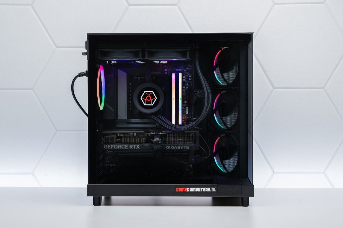 NZXT H6 7600X RTX 5070 BLACKOUT