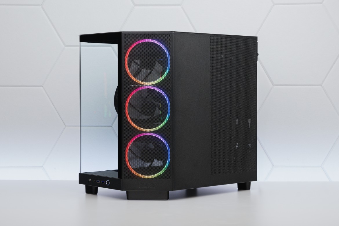 NZXT H6 7600X RTX 5070 BLACKOUT