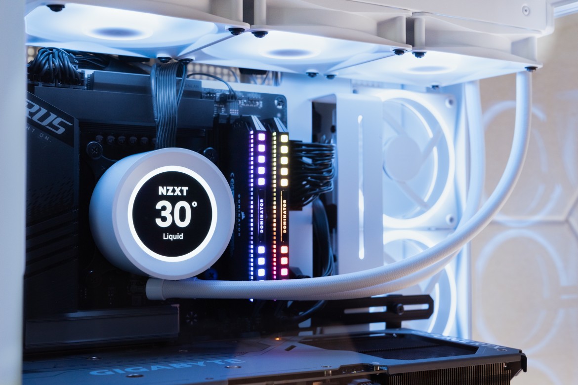 NZXT H9 Elite White RTX 5080 Intel I9