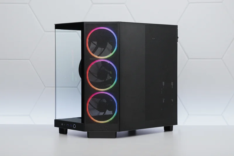 NZXT H6 7600X RTX 5070 BLACKOUT